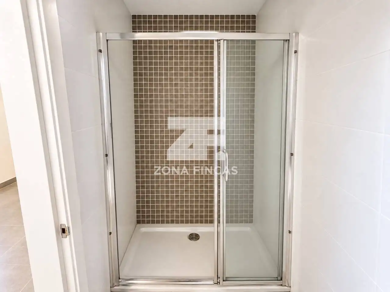 Badezimmer von Wohnung zum Verkauf in Badalona mit Klimaanlage, Heizung und Terrasse