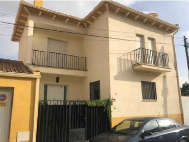 Adossat amb jardí en venda a Calle Perchel