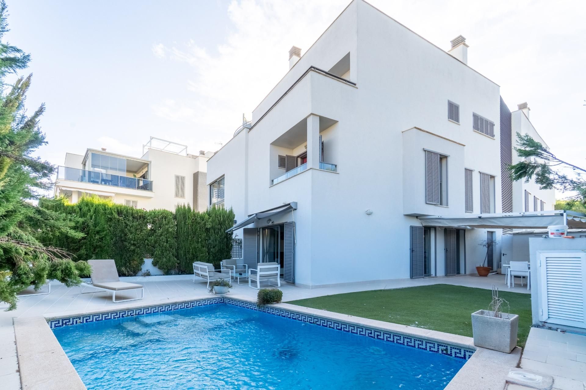 Swimming pool of Single-family semi-detached for sale in  Palma de Mallorca  with Heating, Private garden and Parquet flooring