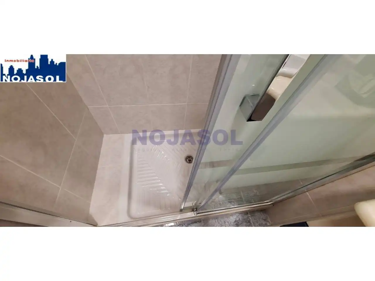 Baño de Apartamento de alquiler en Noja con Calefacción, Terraza y Amueblado
