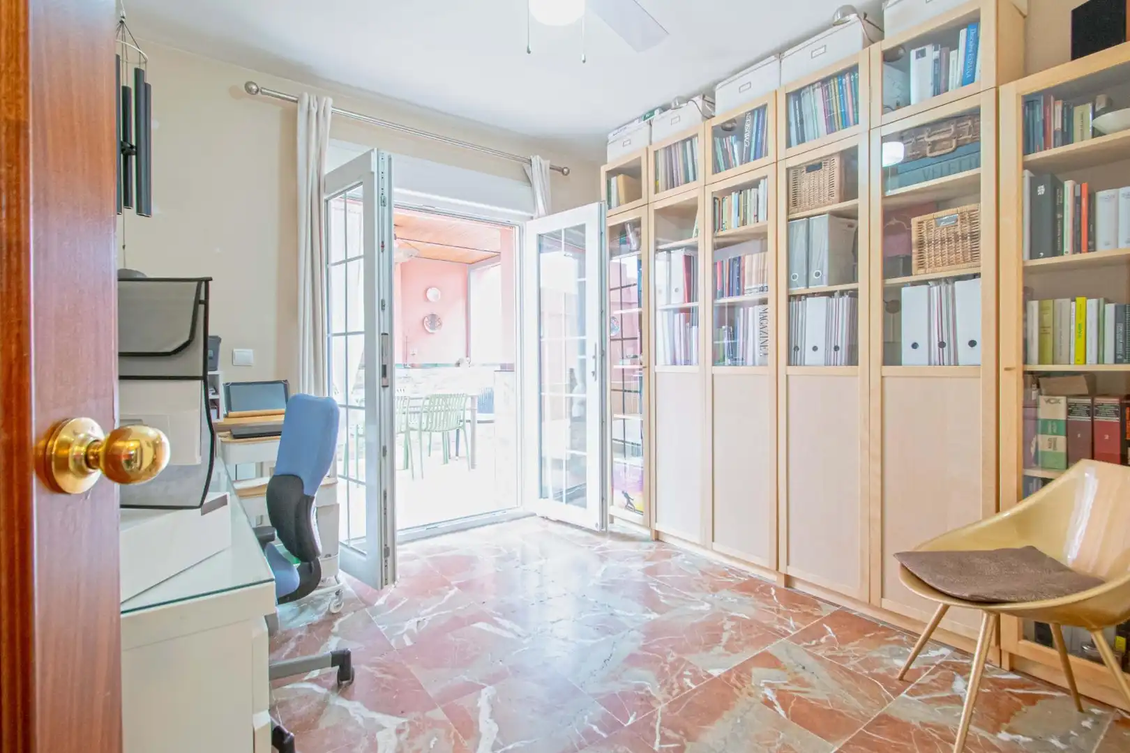 Casa adosada en venta en Gines con Aire acondicionado, Jardín privado y Trastero
