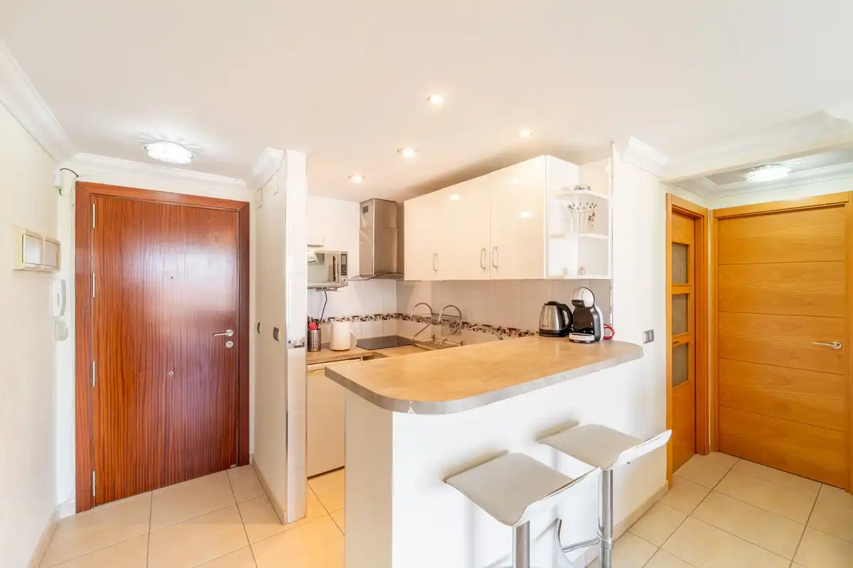Cocina de Apartamento de alquiler en Benalmádena con Aire acondicionado y Piscina comunitaria