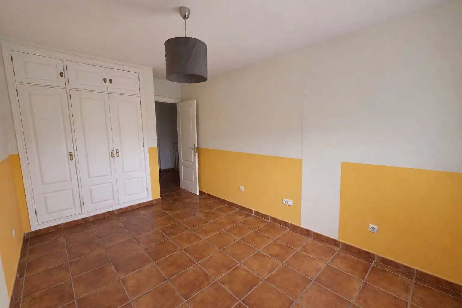 Habitación de Casa adosada en venta en Alpedrete con Aire acondicionado, Calefacción y Jardín privado