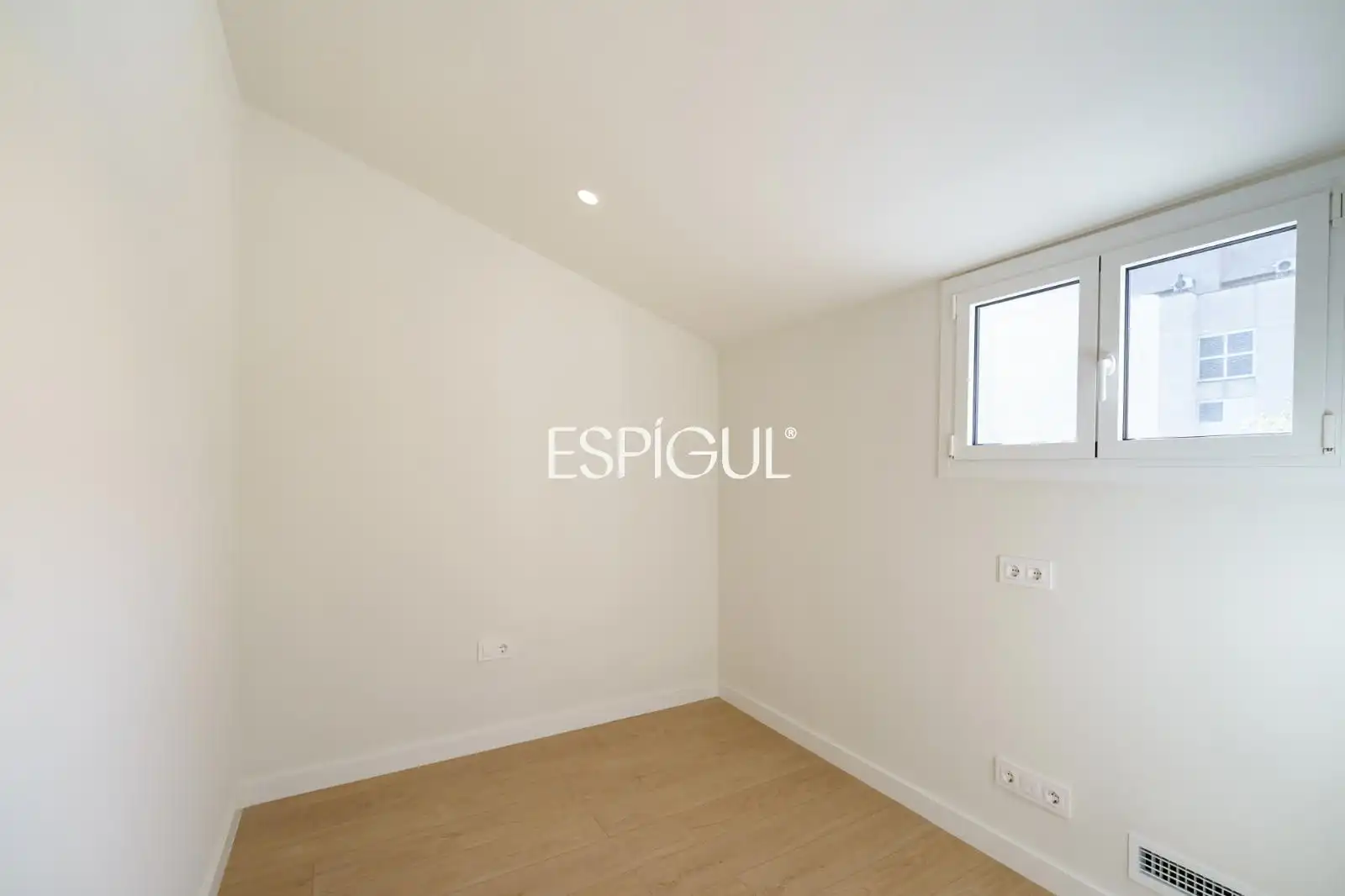 Dormitori de Casa o xalet en venda en Sabadell amb Aire condicionat, Calefacció i Parquet