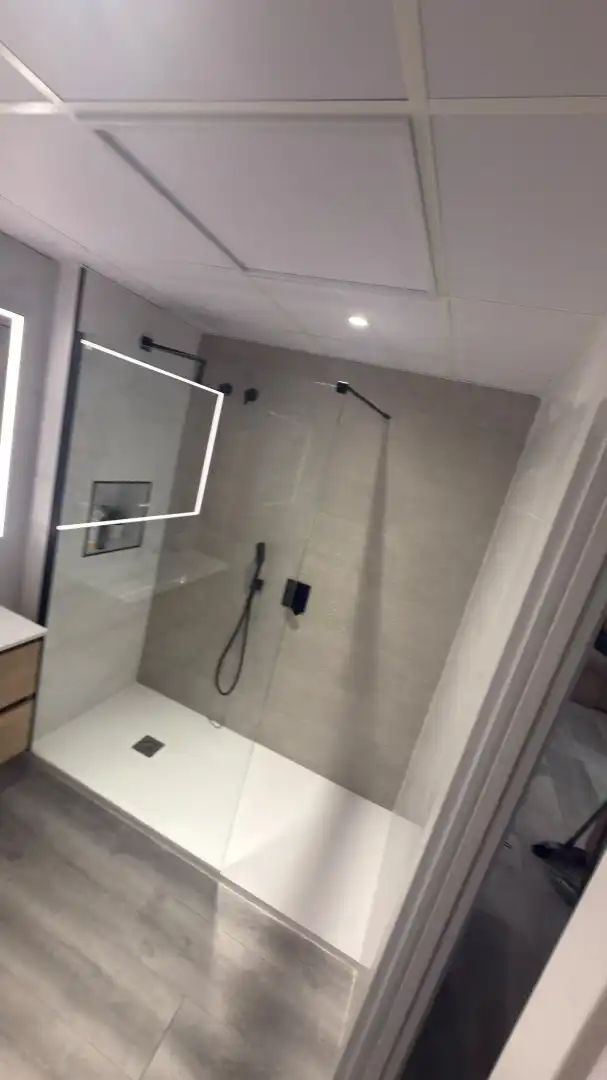 Badezimmer von Wohnung zur Miete in Centro
