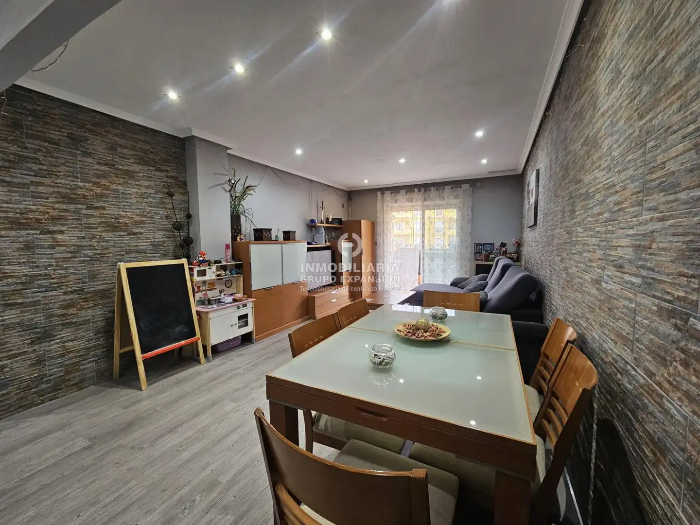 Außenansicht von Wohnung zum Verkauf in Aspe mit Abstellraum, Balkon und Gemeinschaftspool