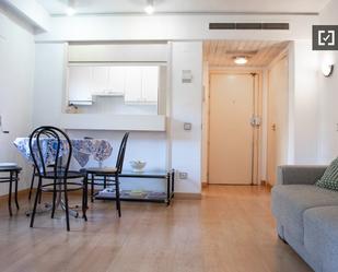 Living room of Flat to rent in  Madrid Capital  with Air Conditioner, Heating and Furnished