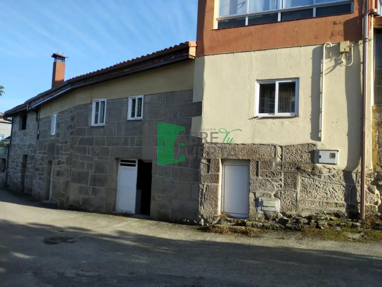 Exterior view of Houses for sale in A Peroxa , Ourense