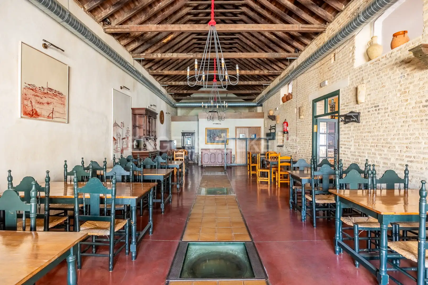 Commercial properties for sale in Villanueva del Ariscal  with Air Conditioner, Heating and Furnished