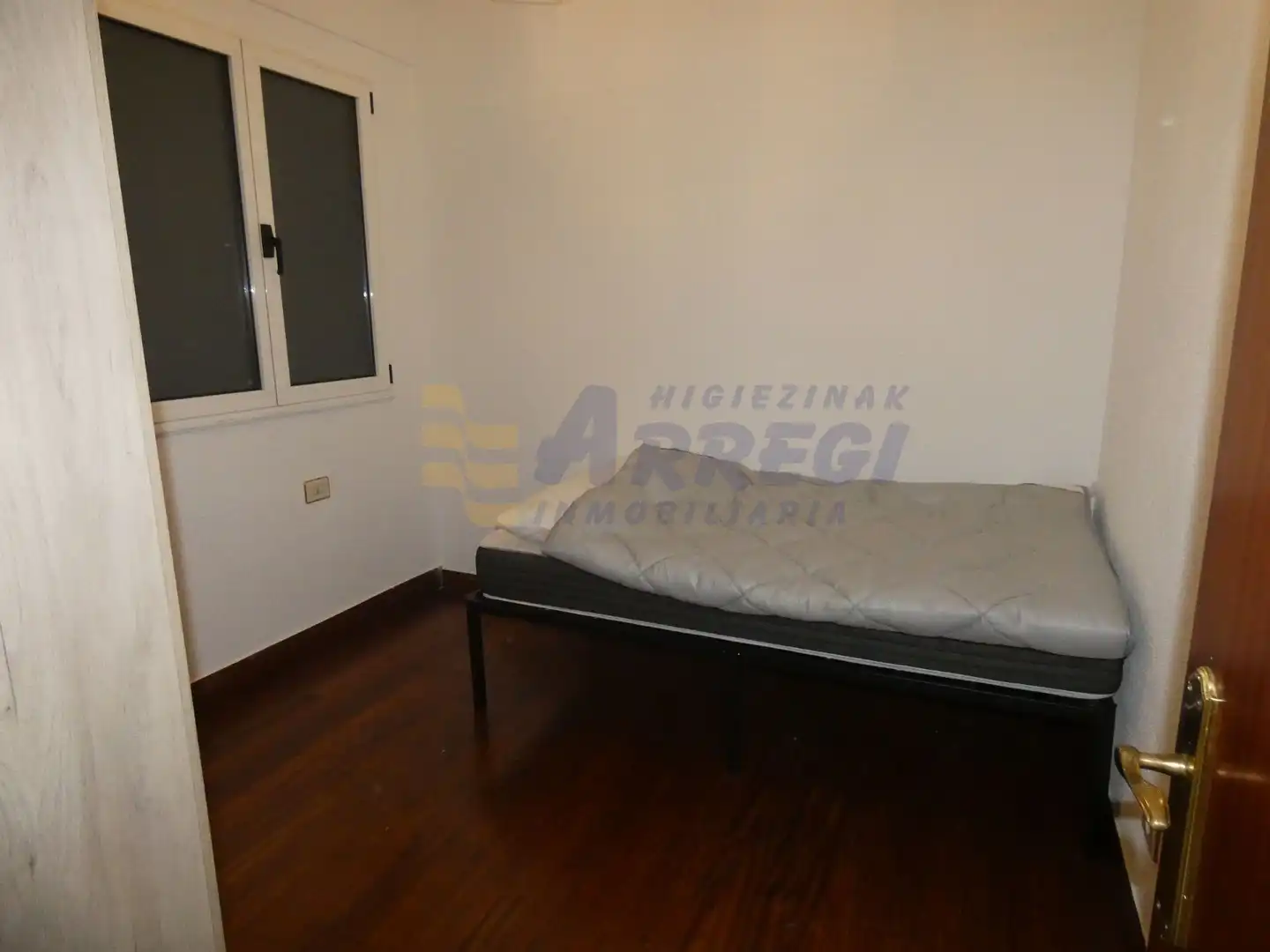 Schlafzimmer von Wohnung zum Verkauf in Eibar mit Heizung und Möbliert