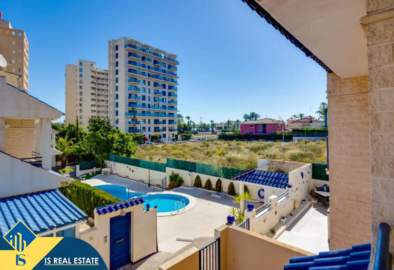 Terrassa de Casa adosada en venda en Torrevieja amb Aire condicionat, Calefacció i Terrassa