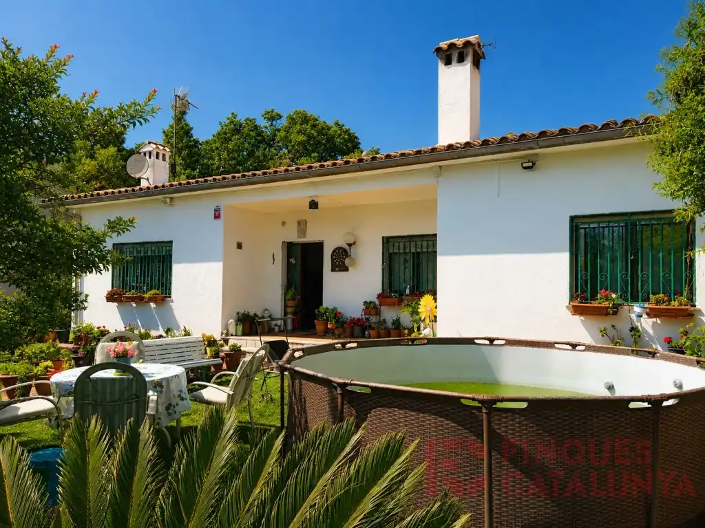 Jardí de Casa o xalet en venda en Vilobí d'Onyar