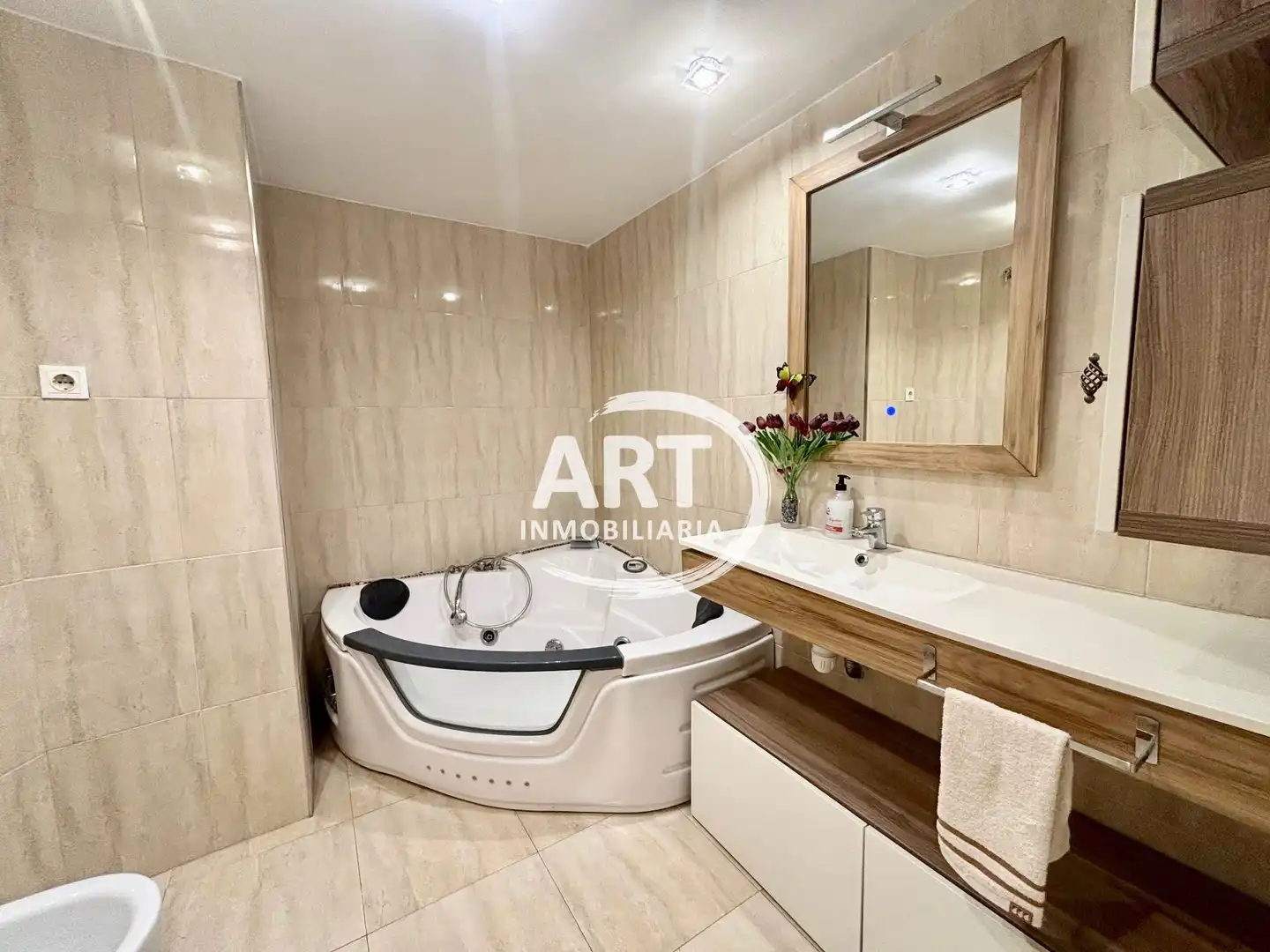 Baño de Piso en venta en Valencia con Aire acondicionado, Calefacción y Amueblado