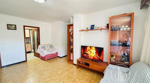 Foto 5 de Pis en venda a Carrer del Mossèn Jacint Verdaguer, Olot, Girona