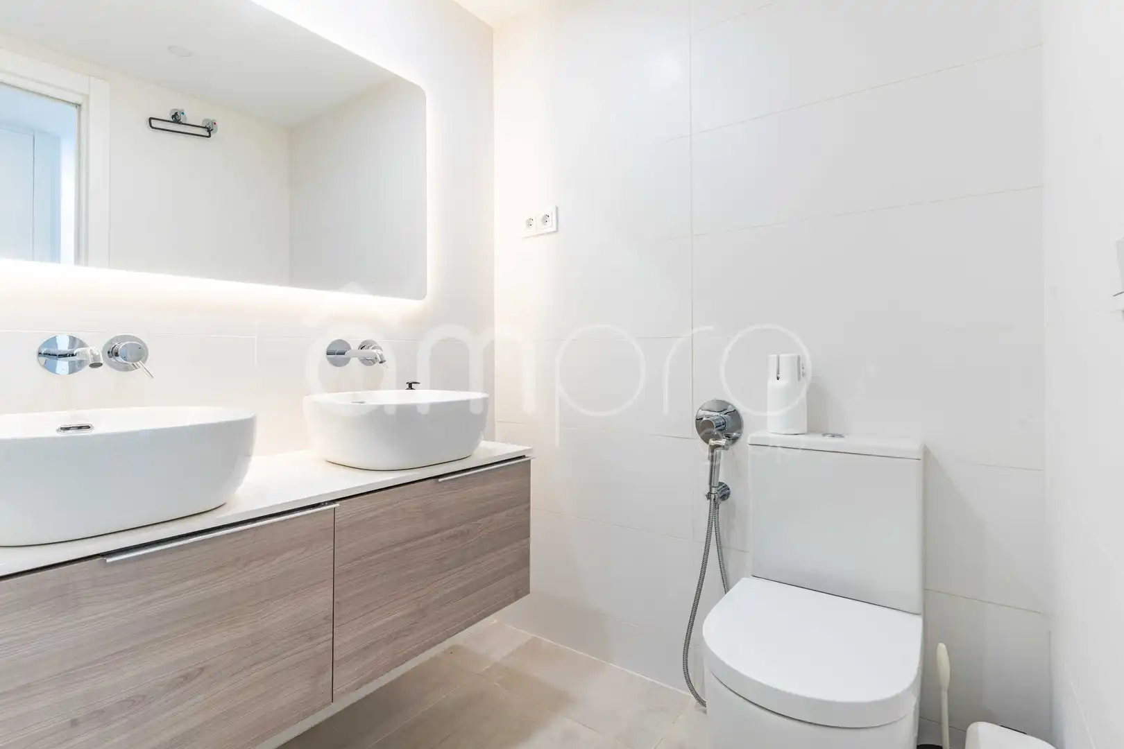 Baño de Piso en venta en Cubelles con Terraza y Trastero