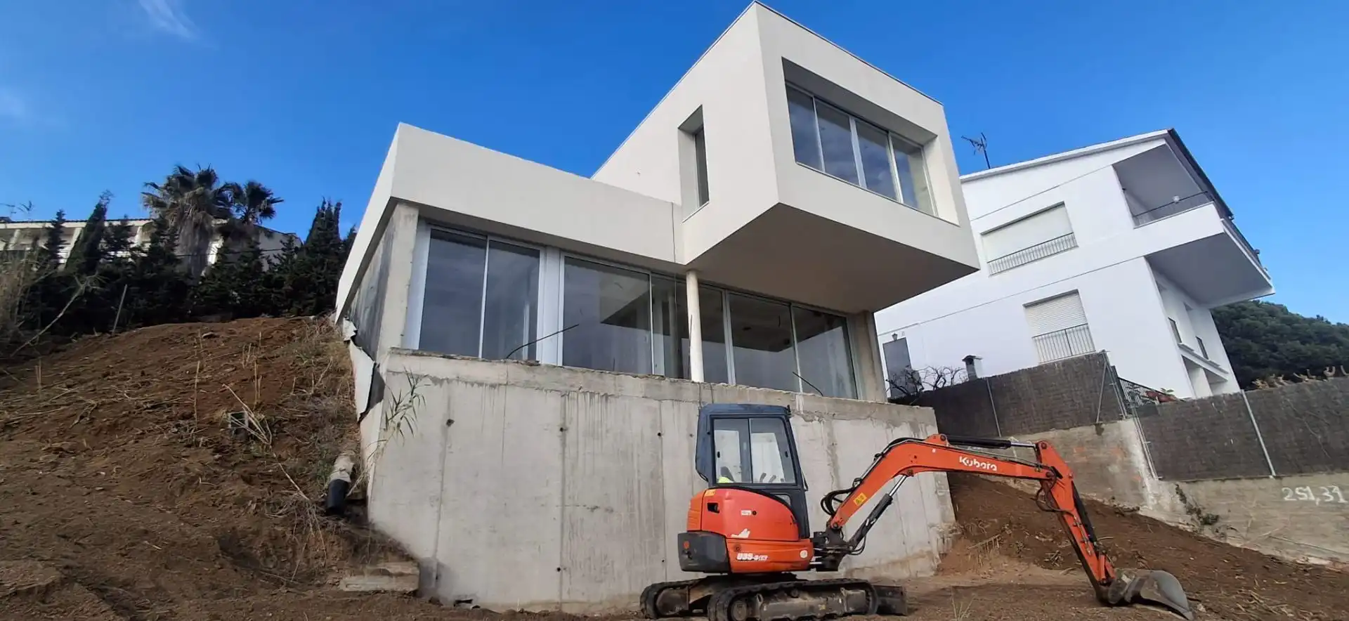 Vista exterior de Casa o xalet en venda en Mataró amb Aire condicionat, Jardí privat i Terrassa