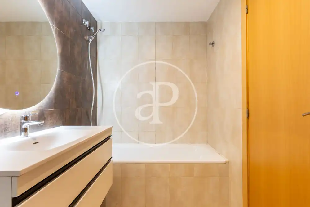 Badezimmer von Wohnung zur Miete in Sagunto / Sagunt mit Klimaanlage, Heizung und Terrasse