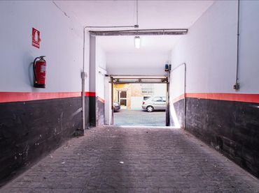 Parcheggio con ascensore in vendita a Lorenzo Bosquet