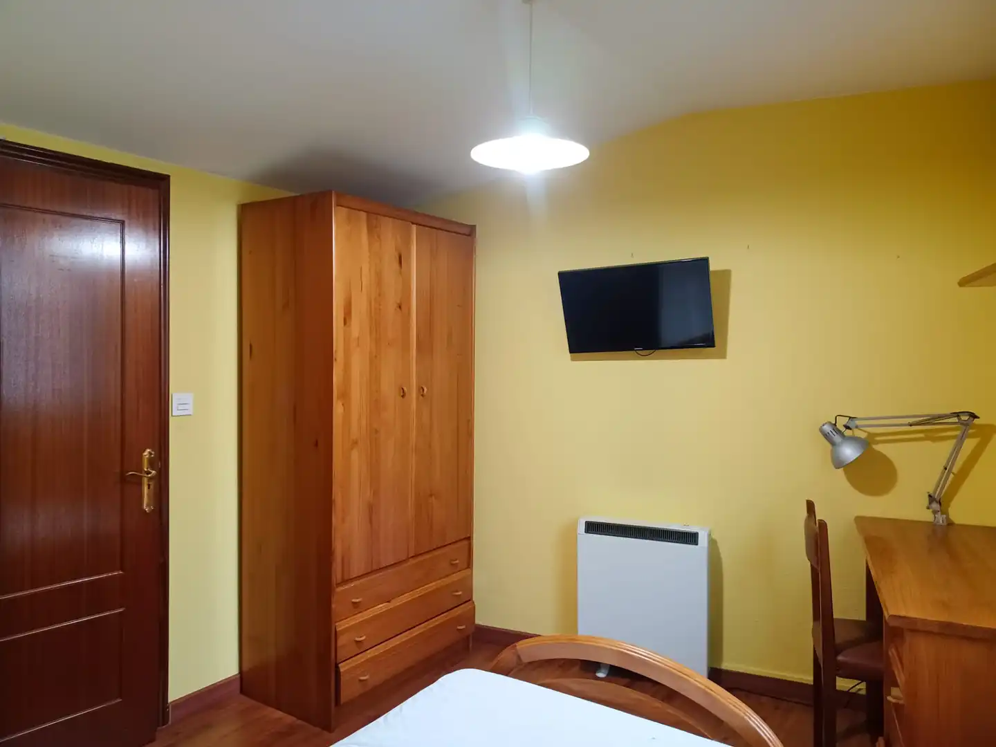 Schlafzimmer von Wohnung zur Miete in Santiago de Compostela  mit Heizung, Terrasse und Möbliert