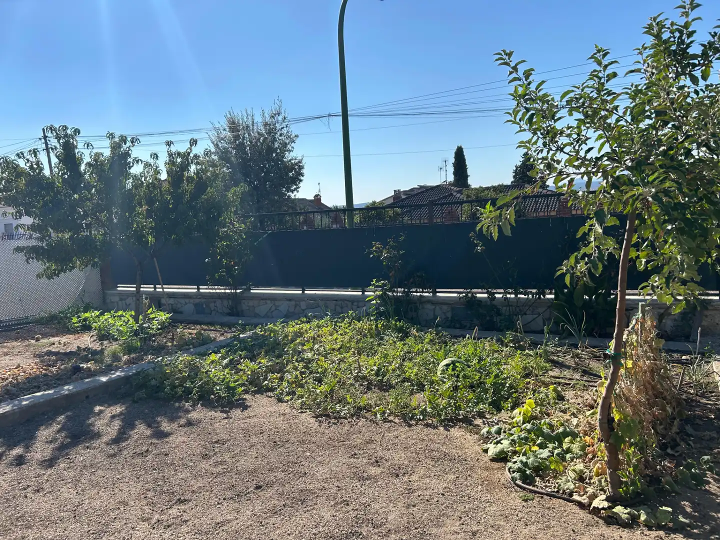 Einfamilien-Reihenhaus zum Verkauf in Santa Cruz del Retamar mit Klimaanlage, Heizung und Privatgarten