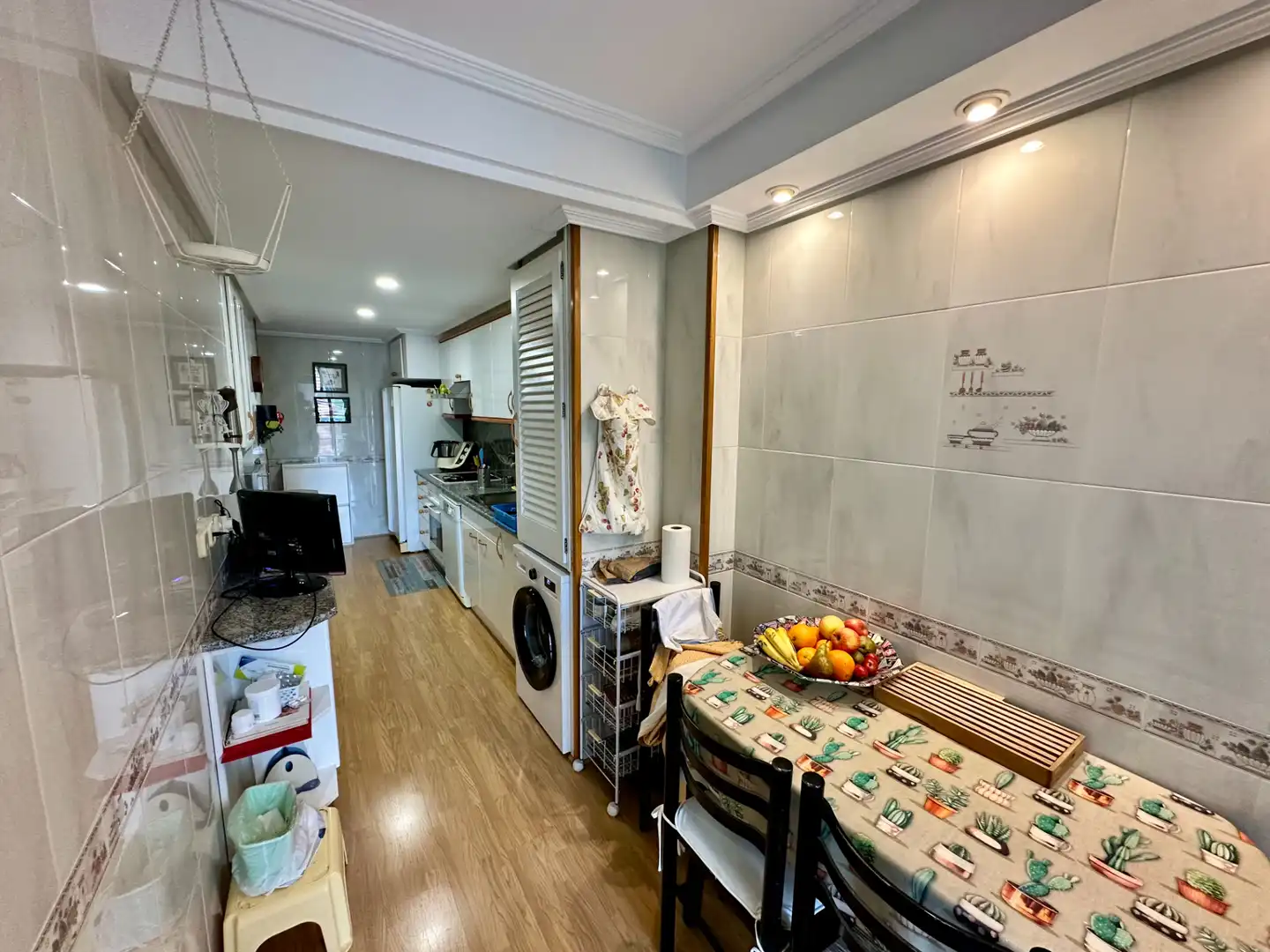 Kitchen of Flat for sale in Girona  with Heating, Furnished and Balcony