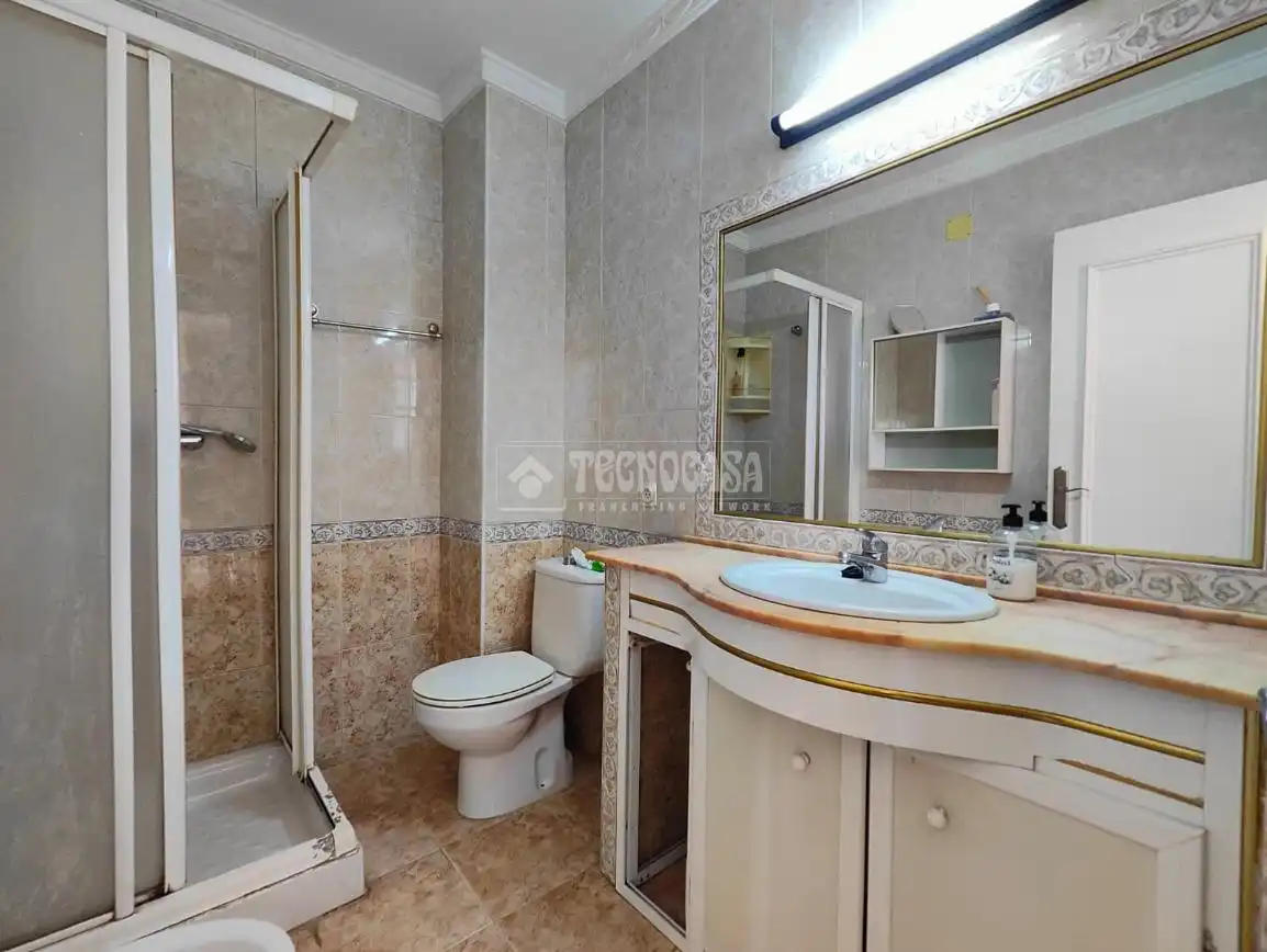 Bany de Casa o xalet en venda en Los Palacios y Villafranca amb Aire condicionat