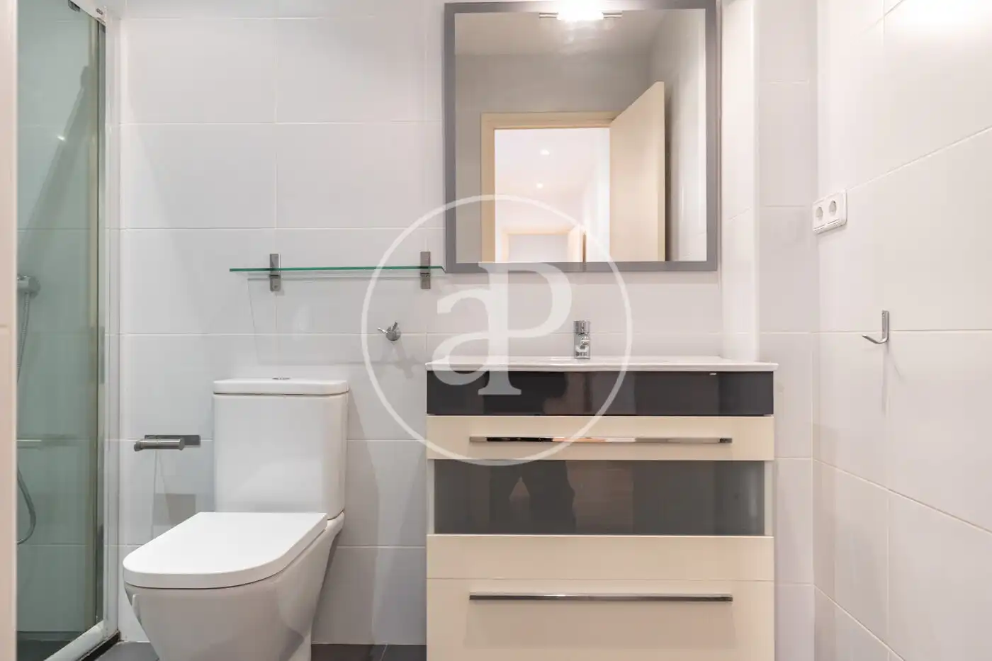 Baño de Piso en venta en Barcelona con Aire acondicionado, Calefacción y Terraza