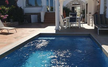 Piscina de Casa o xalet en venda en Empuriabrava amb Aire condicionat, Jardí privat i Terrassa