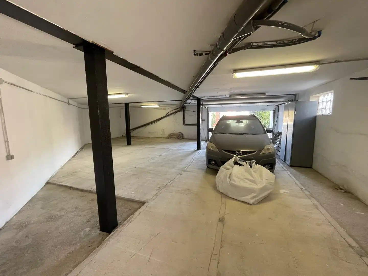 Aparcament de Casa o xalet en venda en Aiguamúrcia amb Jardí privat, Terrassa i Traster
