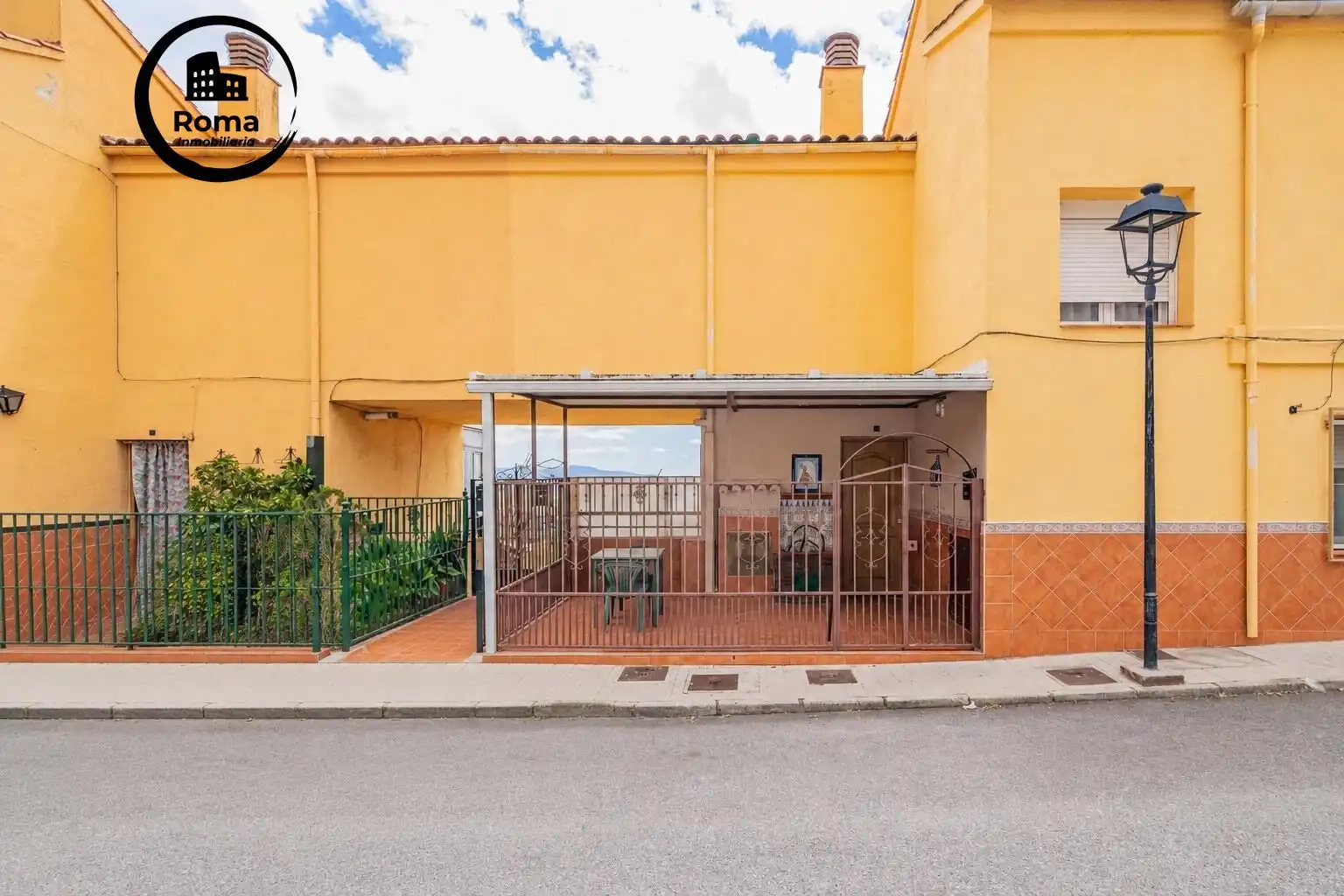 Vista exterior de Casa adosada en venta en Alfacar con Terraza