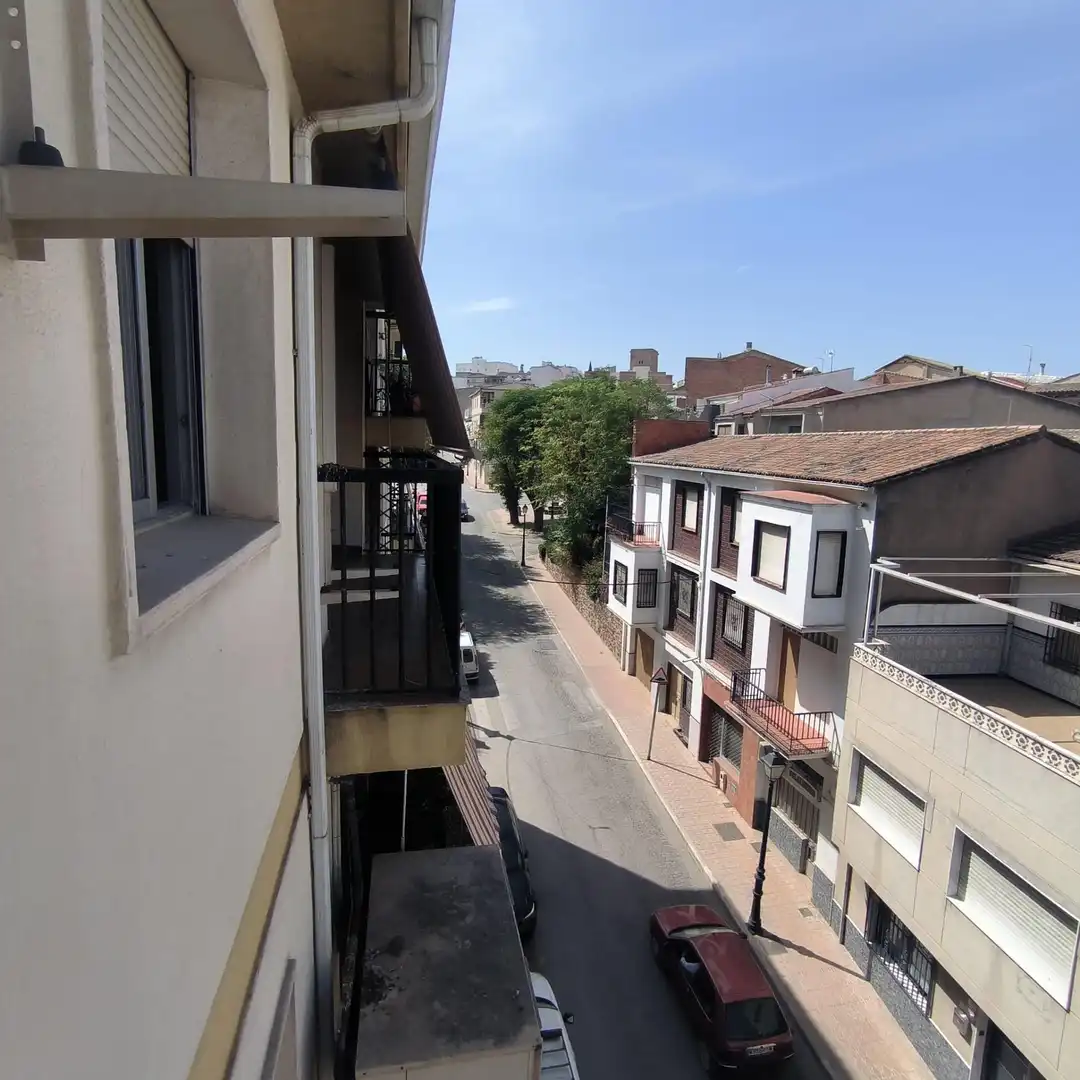 Außenansicht von Wohnung zum Verkauf in Mengíbar mit Klimaanlage, Terrasse und Möbliert