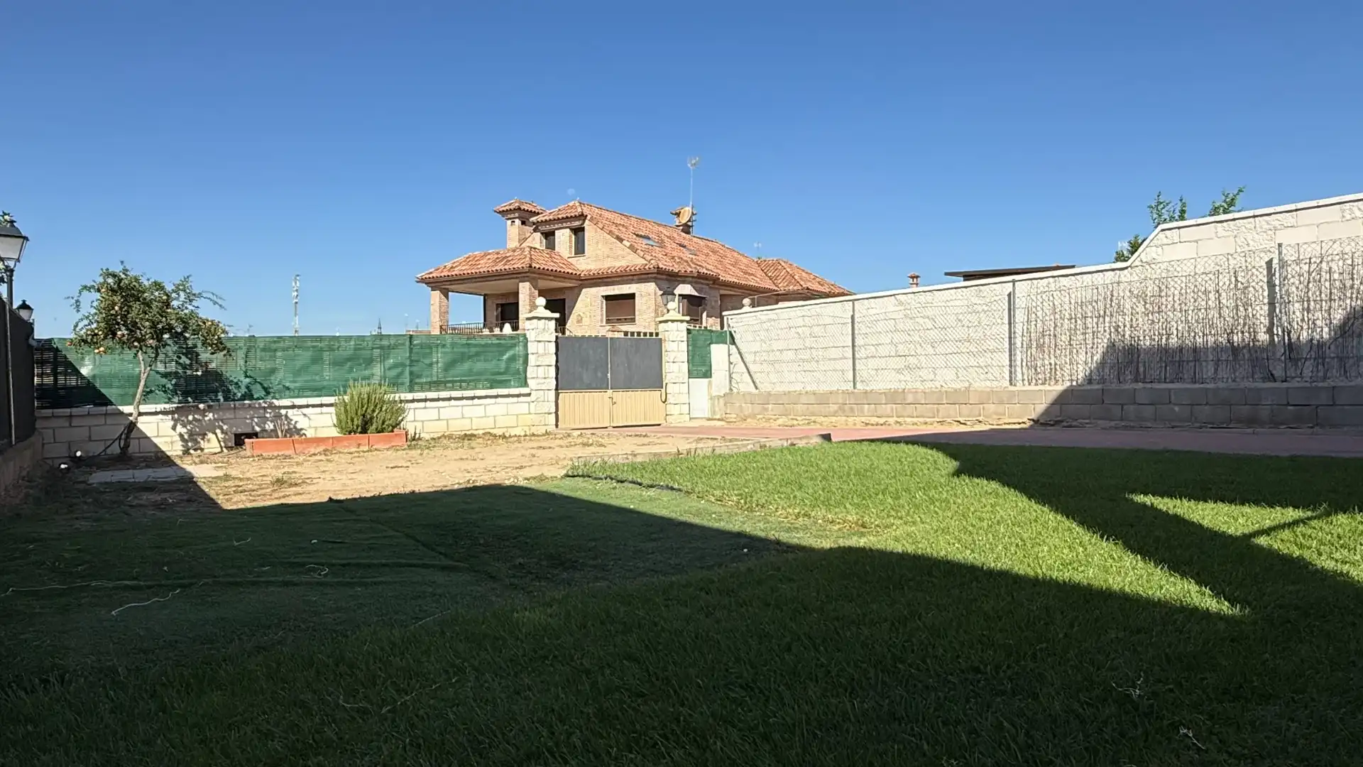 Casa aparellada amb jardí en venda a Plaza Mayor 9, imagen 4