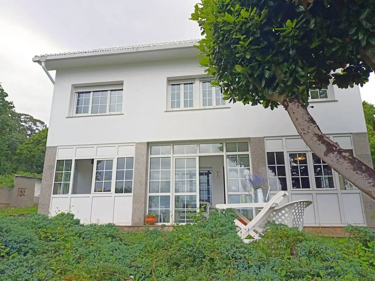 Vista exterior de Casa o chalet en venta en Oleiros con Calefacción
