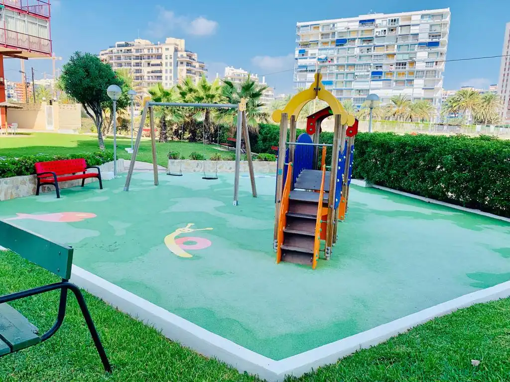 Vista exterior de Apartament en venda en Alicante / Alacant amb Moblat, Forn i Rentadora