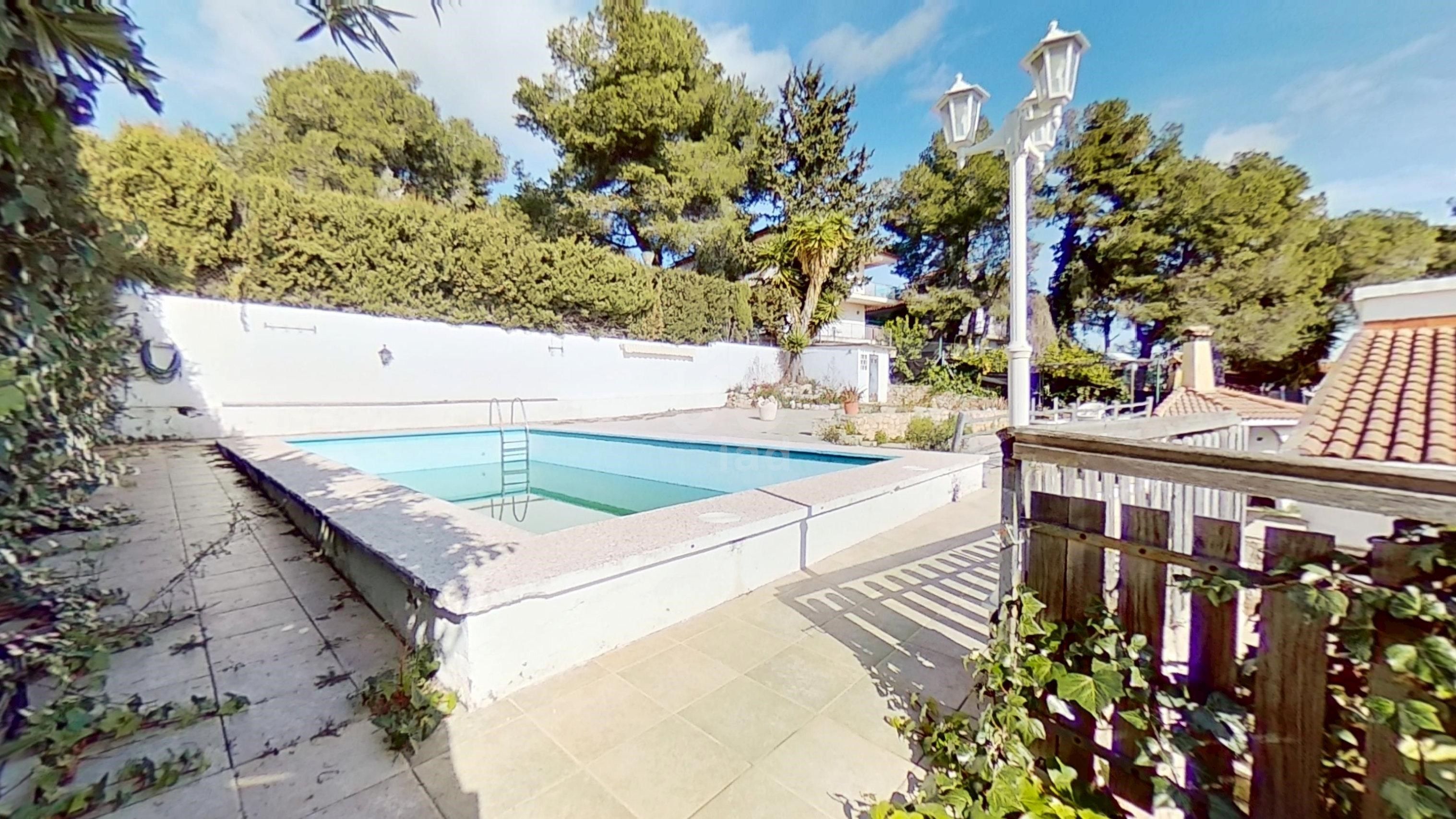 Piscina de Casa o xalet en venda en La Bisbal del Penedès amb Terrassa i Piscina