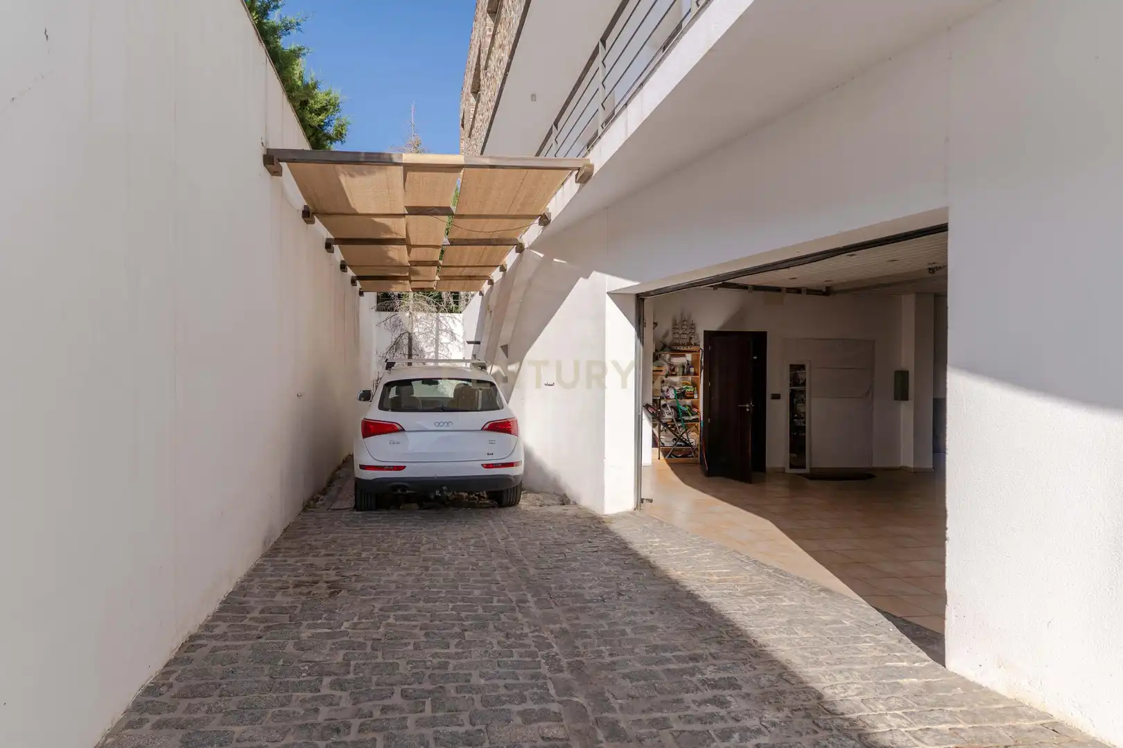 Aparcament de Casa o xalet en venda en Gójar amb Aire condicionat, Jardí privat i Traster