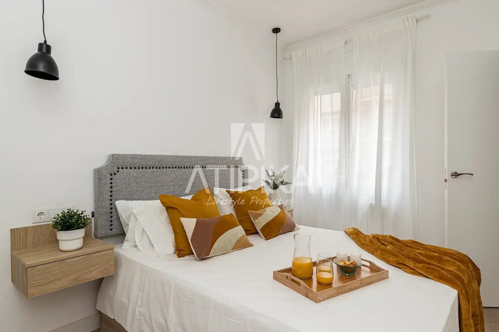 Bedroom of Flat for rent in Barcelona  with Air Conditioner, Heating and Parquet flooring