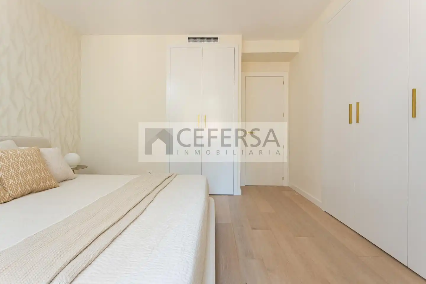 Bedroom of Flat for sale in Barcelona  with Air Conditioner, Heating and Storage room
