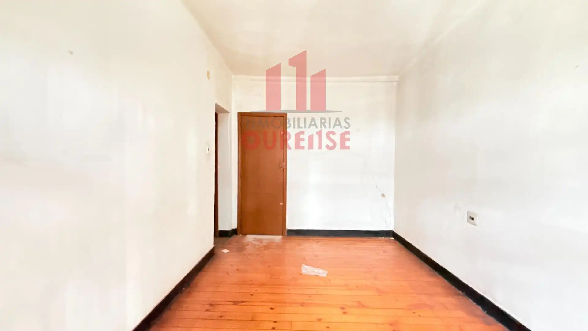 Habitación de Piso en venta en Ourense Capital  con Balcón