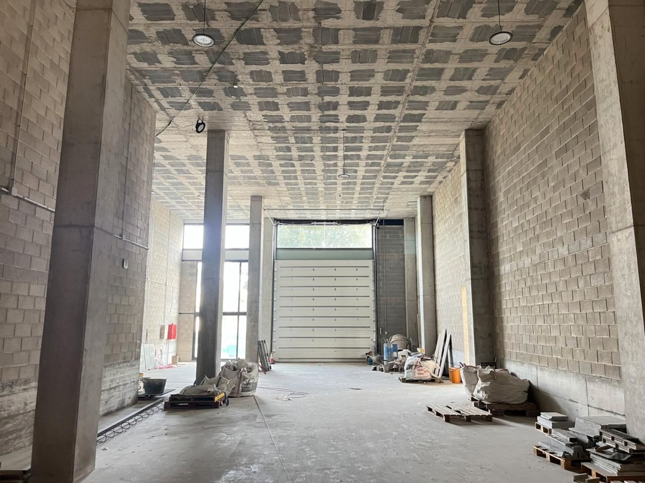 Nave industrial de alquiler en L'Hospitalet de Llobregat con Calefacción y Alarma