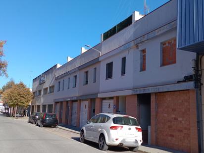 Exterior view of Single-family semi-detached for sale in Figueres  with Private garden and Terrace