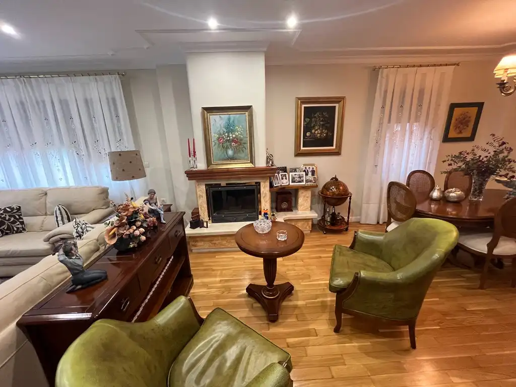 Sala d'estar de Casa o xalet en venda en Albacete amb Aire condicionat, Calefacció i Jardí privat