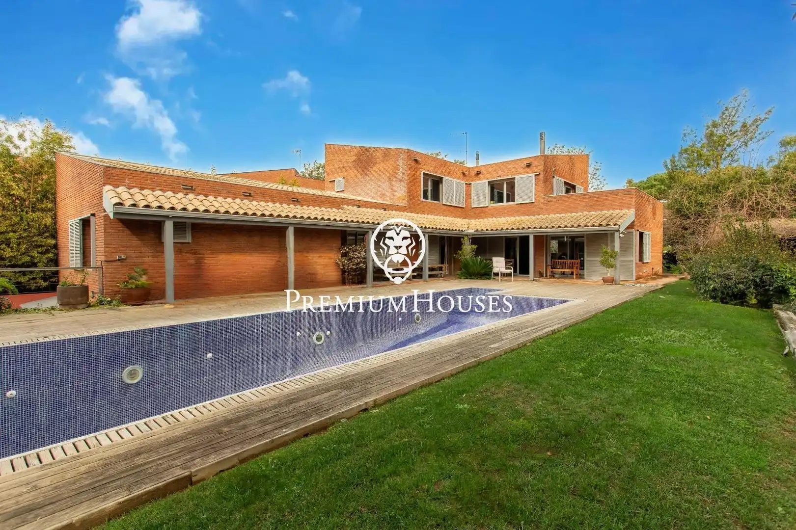 Vista exterior de Casa o xalet en venda en Cabrera de Mar amb Calefacció, Jardí privat i Terrassa
