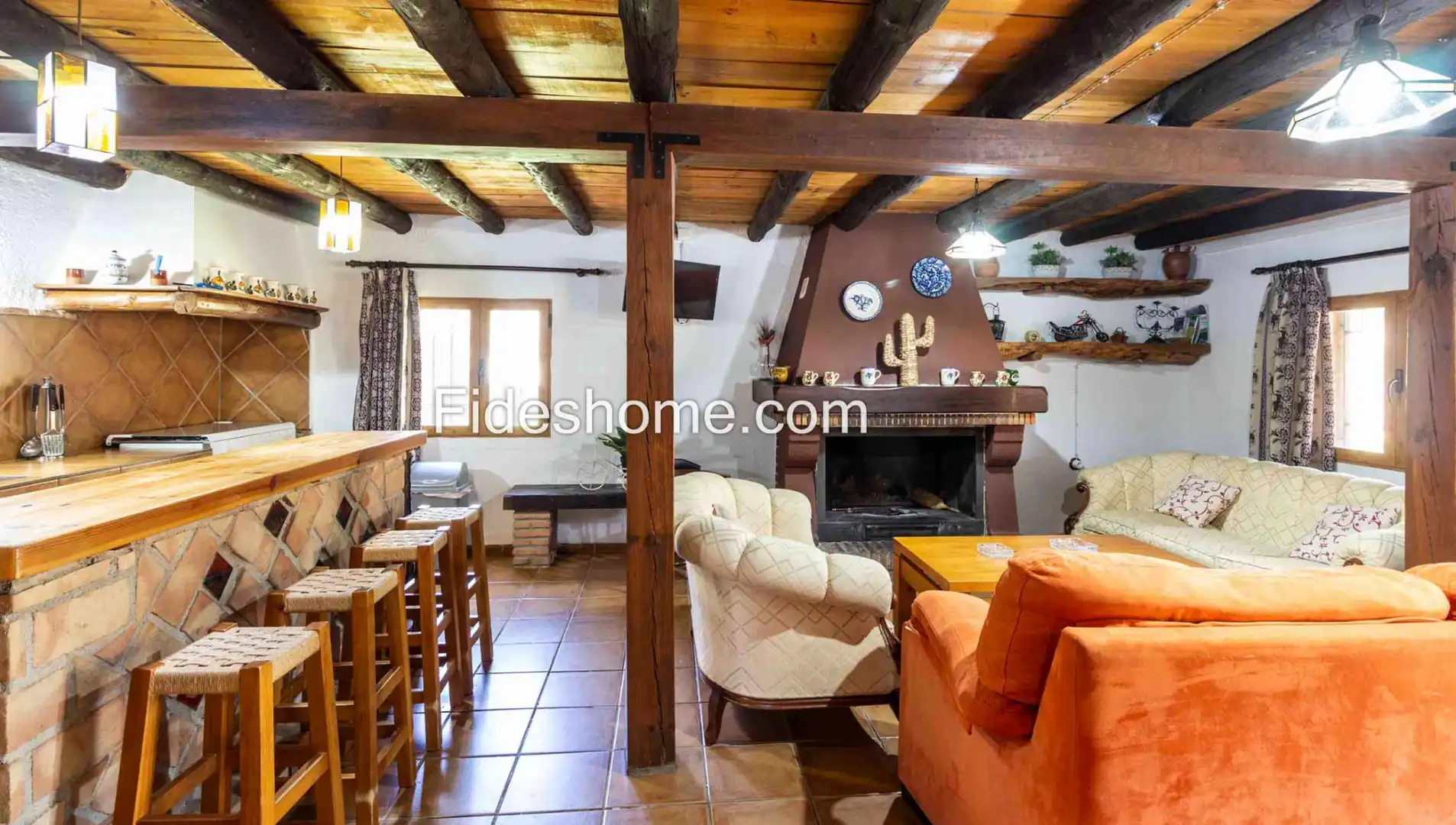 Sala d'estar de Finca rústica en venda en Villamena amb Jardí privat, Piscina i Moblat