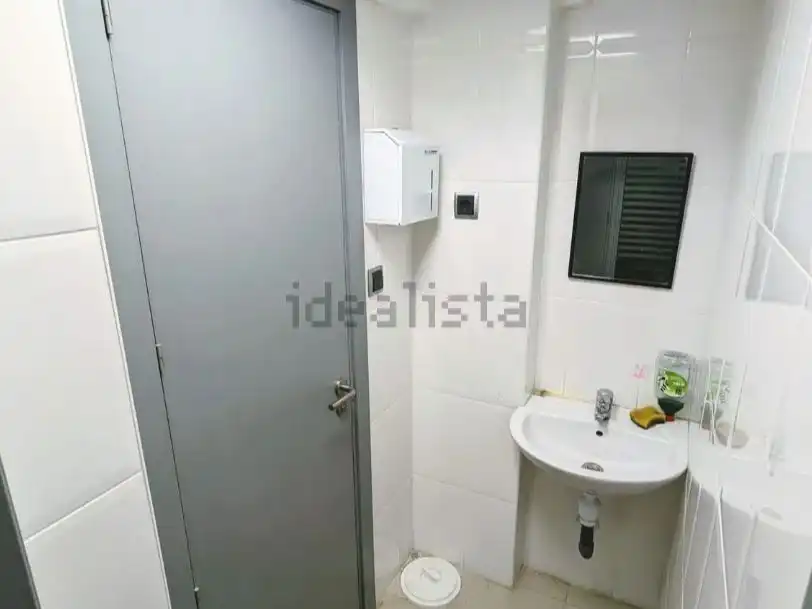Bathroom of Commercial properties for rent in Madrid