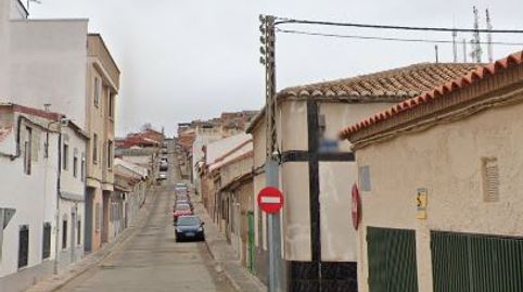 Solvia Inmobiliaria  Chalet adosado Puertollano