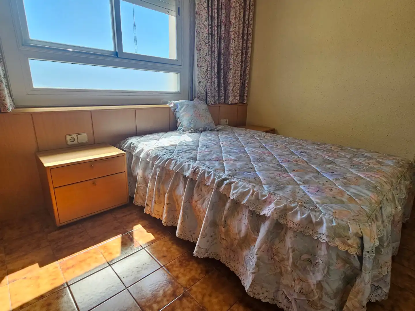 Bedroom of Flat for sale in Sabadell  with Air Conditioner, Heating and Oven