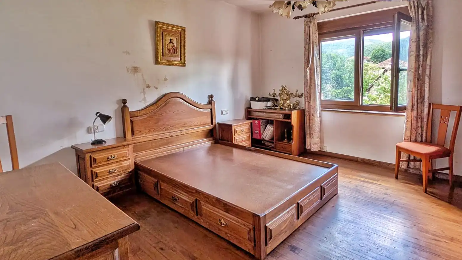 Dormitori de Casa o xalet en venda en Cabuérniga amb Jardí privat