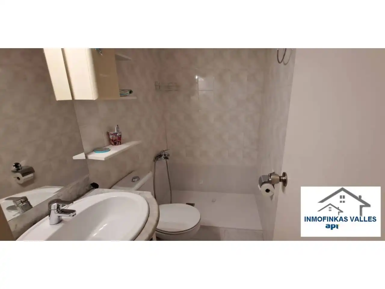Baño de Local en venta en Parets del Vallès con Aire acondicionado y Alarma