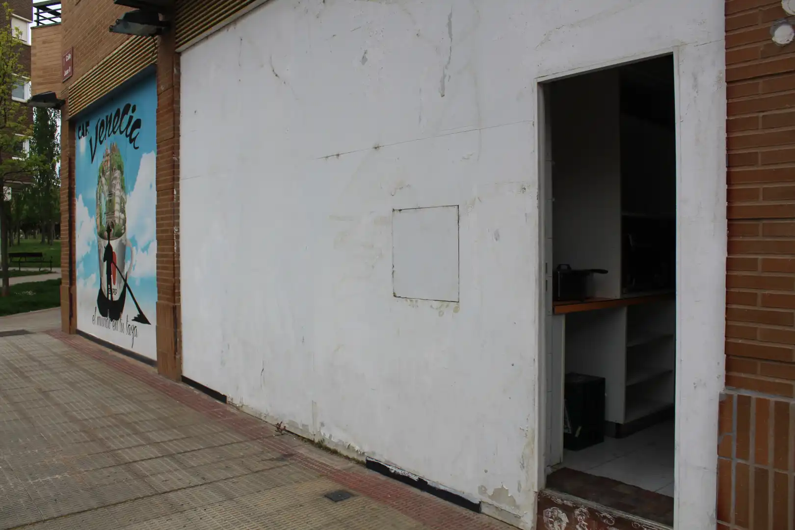 Local en venda en  Logroño amb Aire condicionat i Moblat